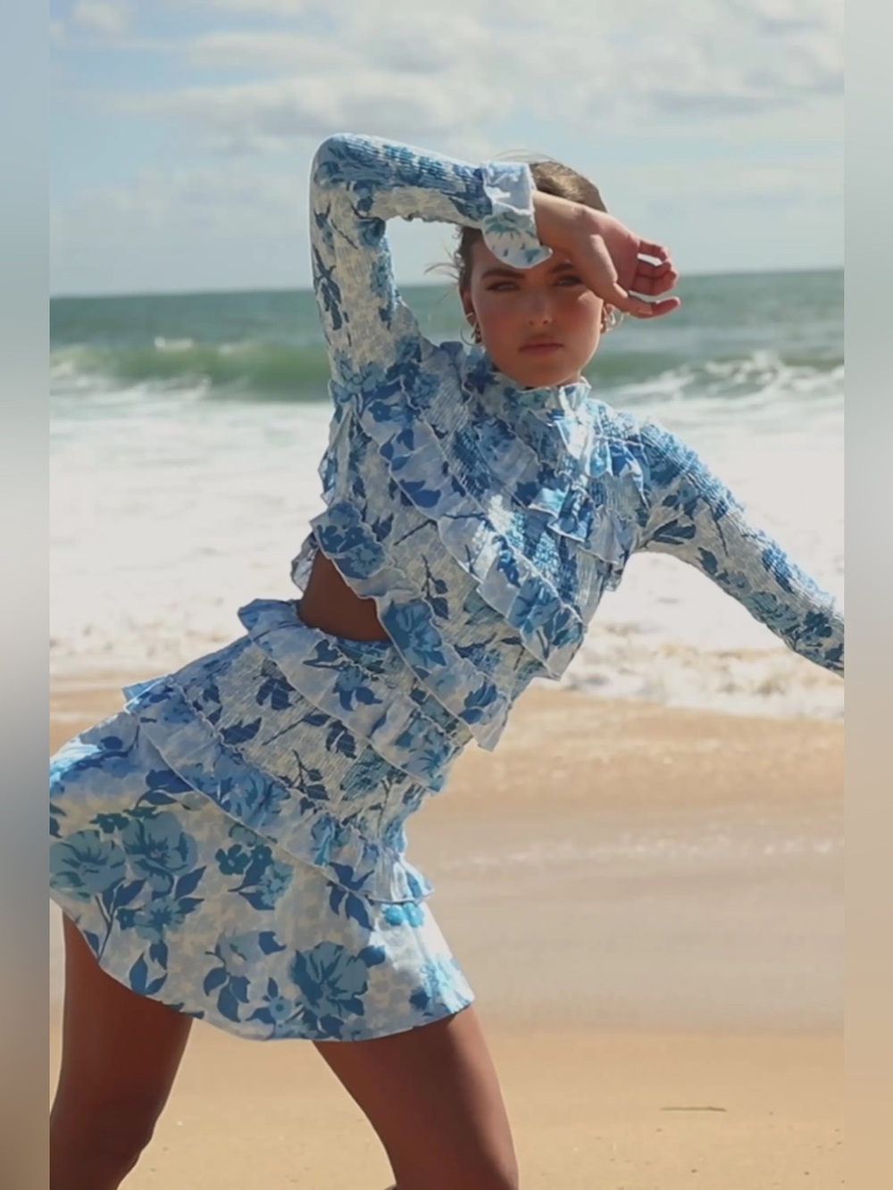 Sabo Luxe Blue White Floral Smocked Ruffle Cutout Long Sleeve Mini Dress Size S